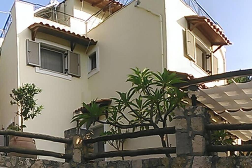Nikolis Vacation House Vrisai Exterior photo